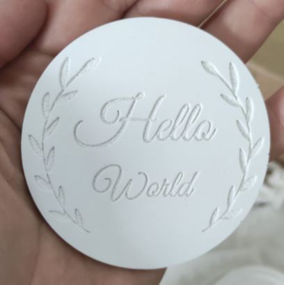 MF002MS - Placa c/ Frase "Hello World "- Molde de Silicone