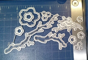 FL100 - Flor c/ Folhas - Metal Die Cut